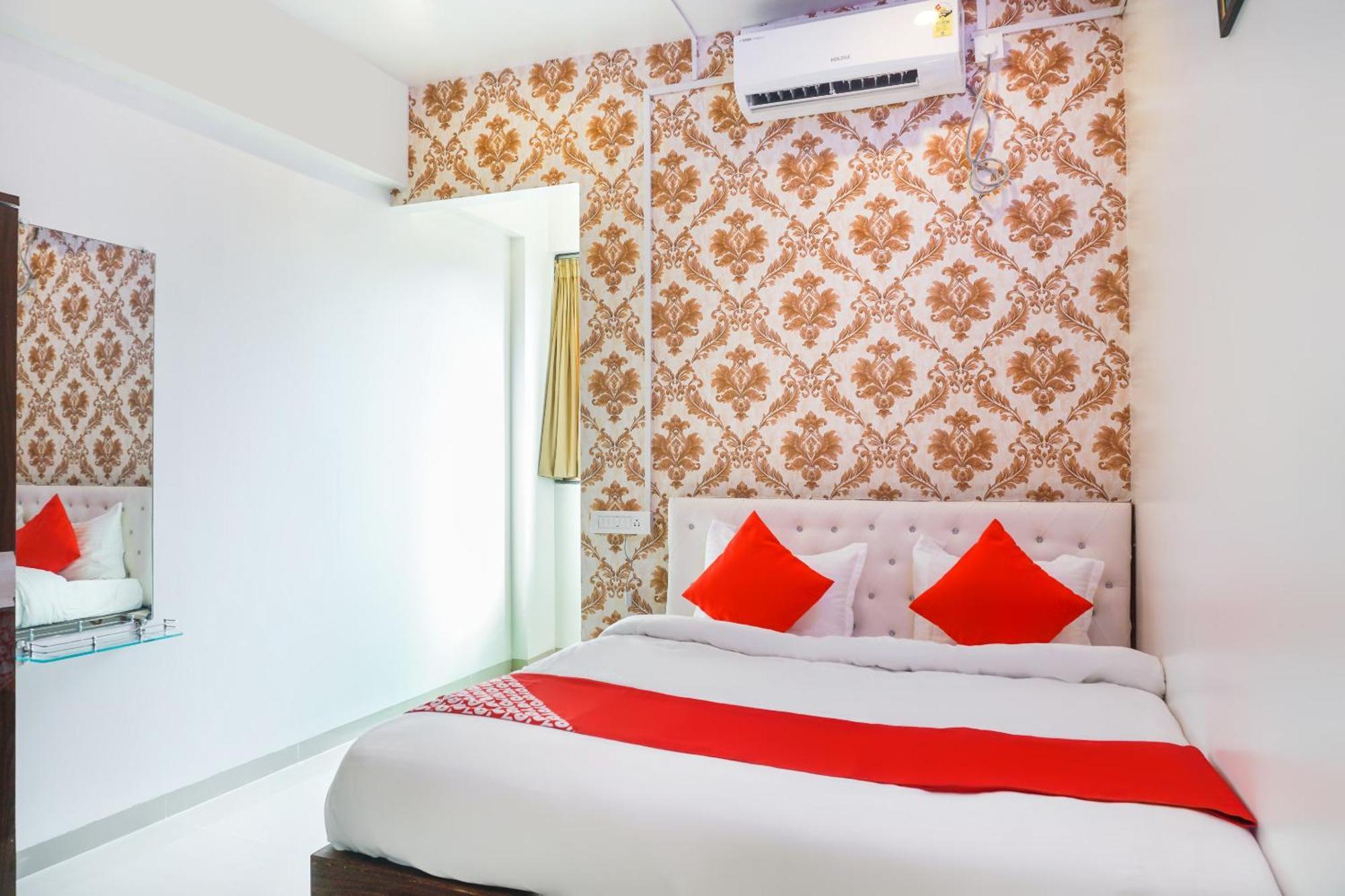 Hotel O Nitya Executive Phursungi Bagian luar foto