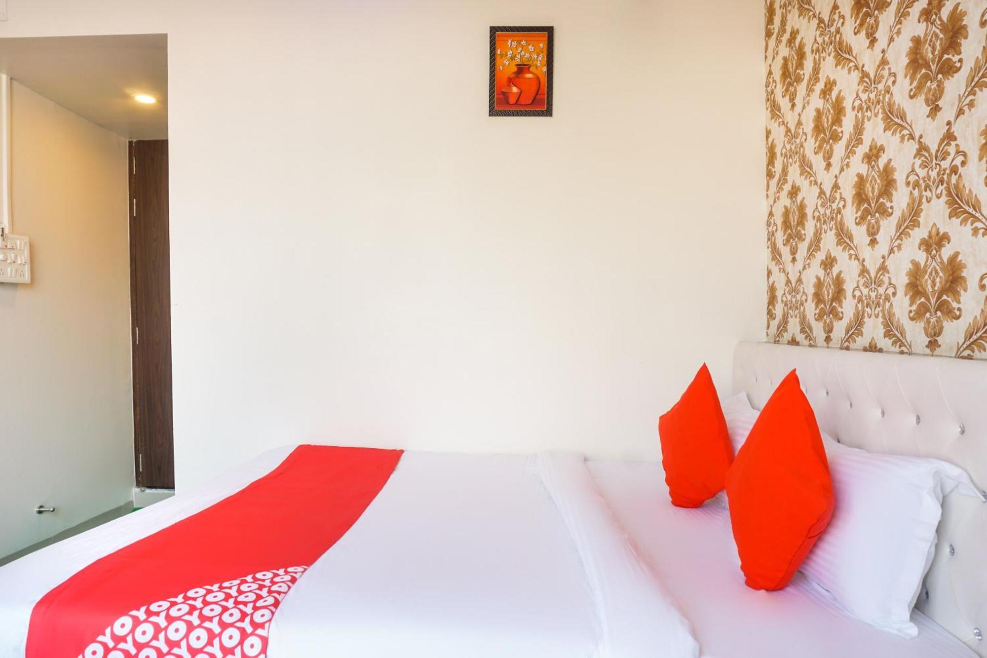 Hotel O Nitya Executive Phursungi Bagian luar foto