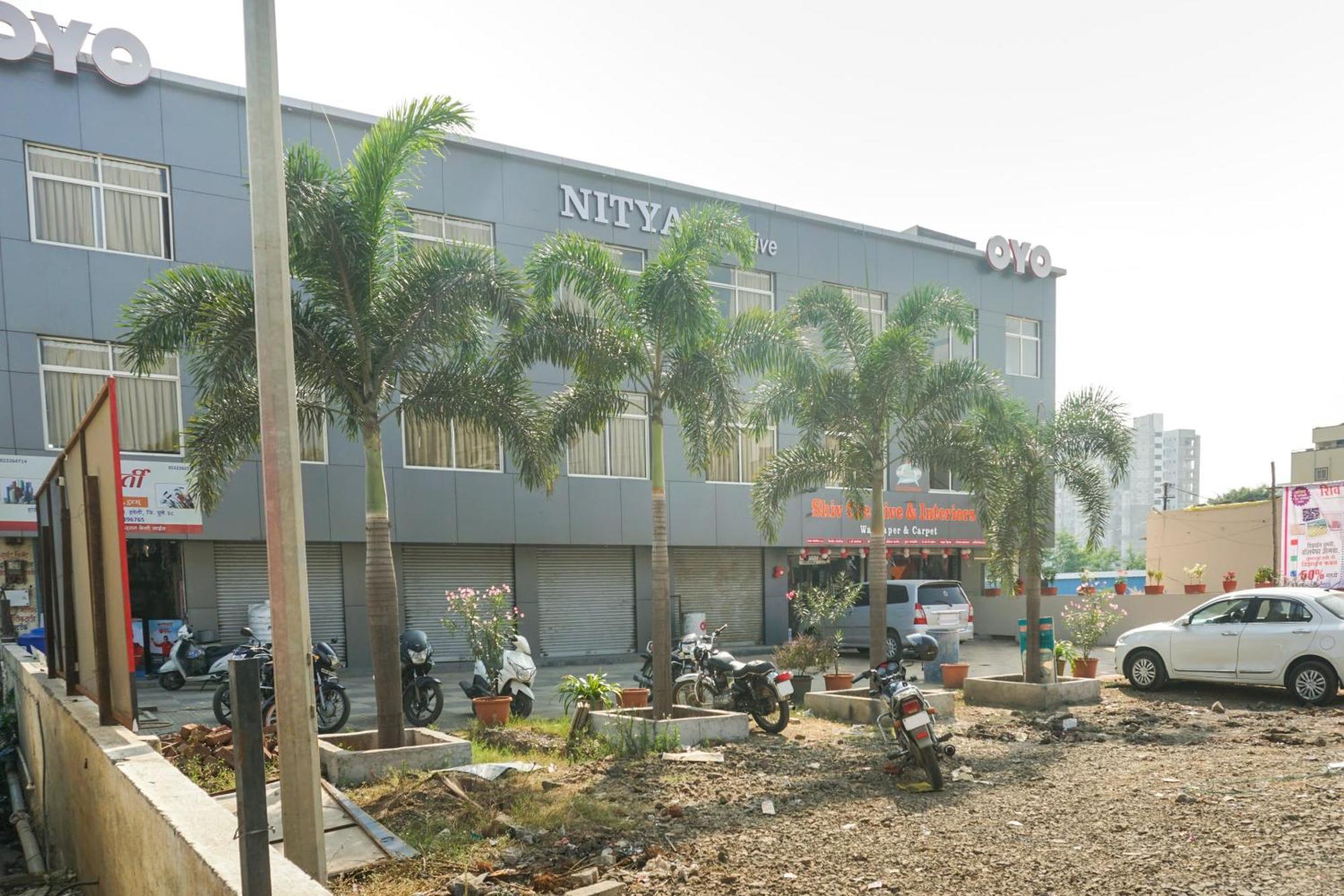 Hotel O Nitya Executive Phursungi Bagian luar foto
