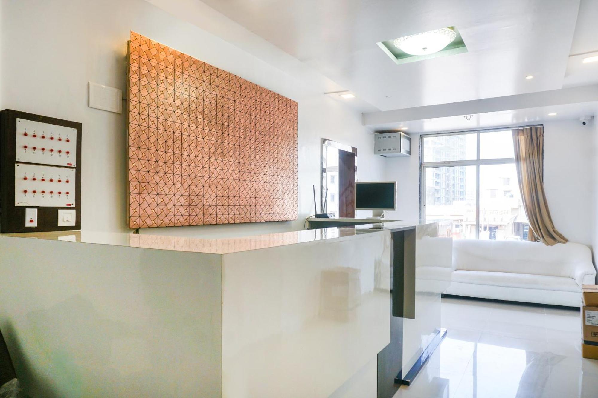 Hotel O Nitya Executive Phursungi Bagian luar foto